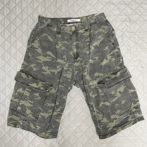 어반드레스 사이드 빅 데님 쇼츠 카모