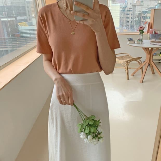 브이넥 반팔 티셔츠