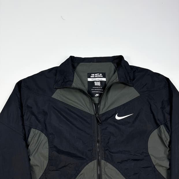 나이키 스우시 블랙 배색 바람막이 자켓 (M)