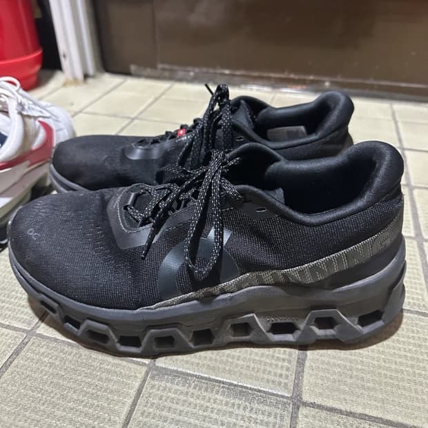 온러닝 클라우드몬스터 올블랙 270