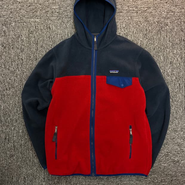 파타고니아 후디드 풀집업 신칠라