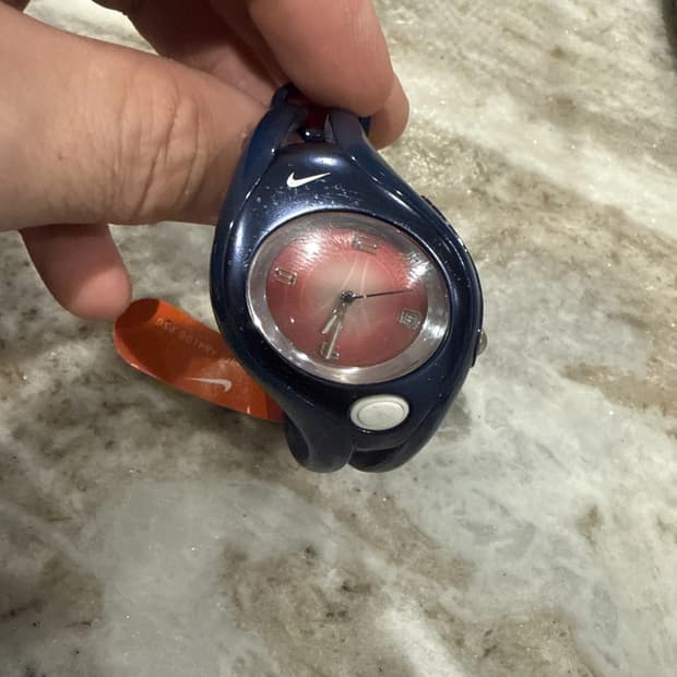 나이키 트라이엑스 스위프트 워치