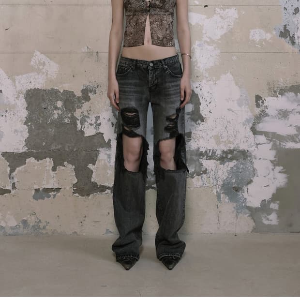 보헤미안서울 DISTRESSED DEEP GRAY JEANS
