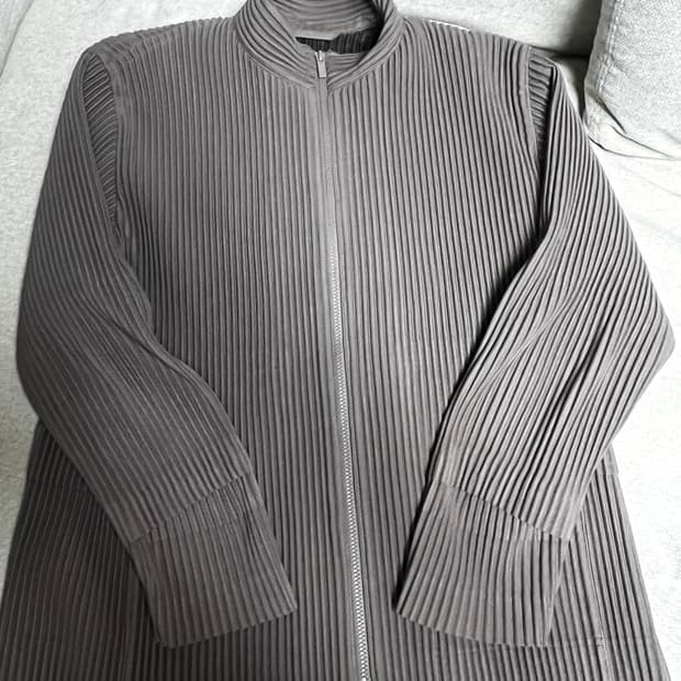 옴므플리세 카고 집업