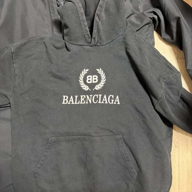 발렌시아가 월계수 후드티