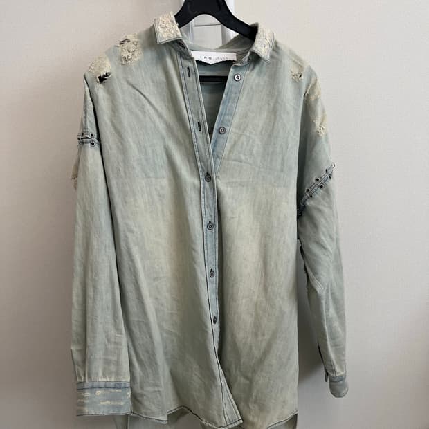 이로 데님 디스트로이드 셔츠