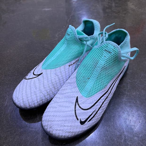 나이키 팬텀 GX 아카데미 DF TF 풋살화 250