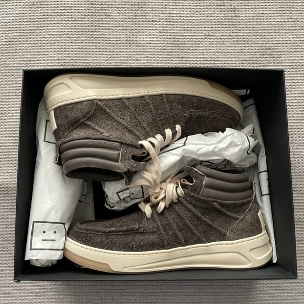 아크네스튜디오 바튼 헤어리 스니커즈