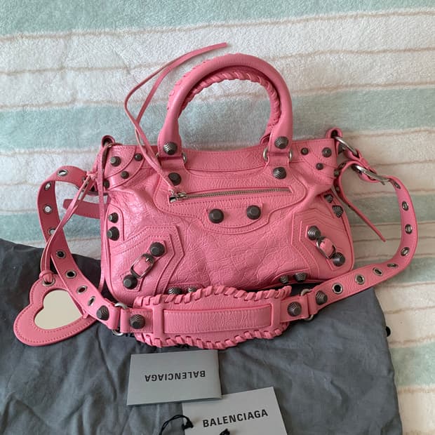 발렌시아가 모터백 네오카골 미디움 