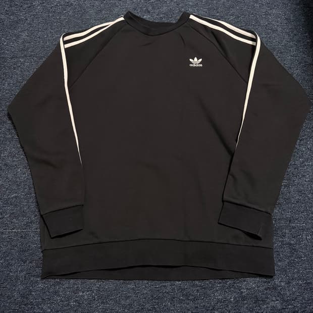 아디다스 삼선 크루 맨투맨