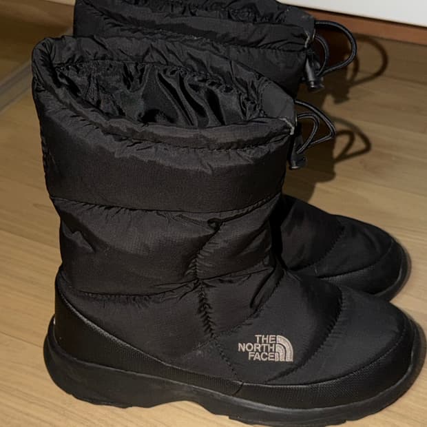 노스페이스 패딩부츠 블랙 스트링슈즈 방한화눕시숏여성화 보온신발230235