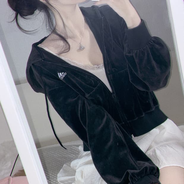 아디다스 블랙 벨벳 트레이닝 크롭 집업 m