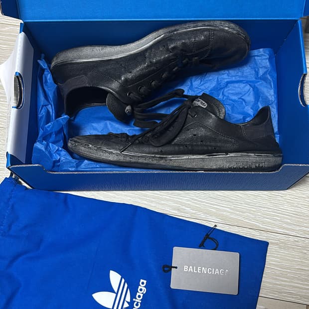 발렌시아가 스탠스미스 레더 블랙 43사이즈 플랫화