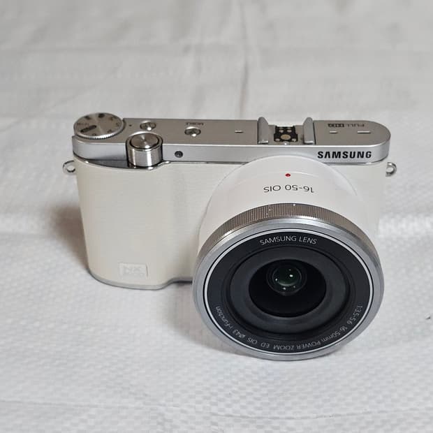 삼성 NX3000 미러리스 카메라 화이트