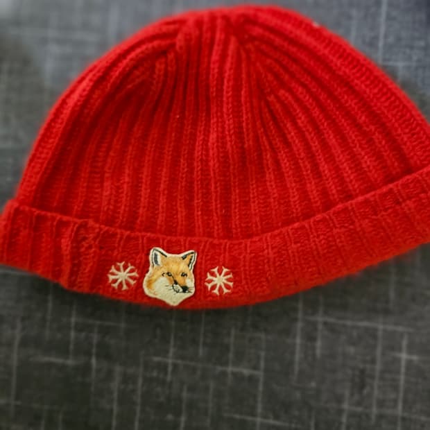 메종 키츠네 레드 비니