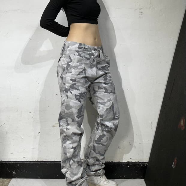 리바이스 그레이 데드스탁 밀리터리 카모 세미 와이드 카고 팬츠 30