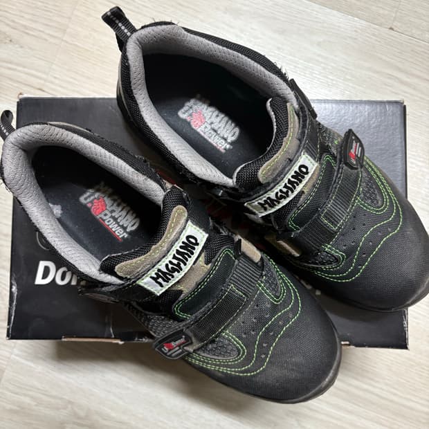 magliano 유파워 스캔디 블랙 42사이즈