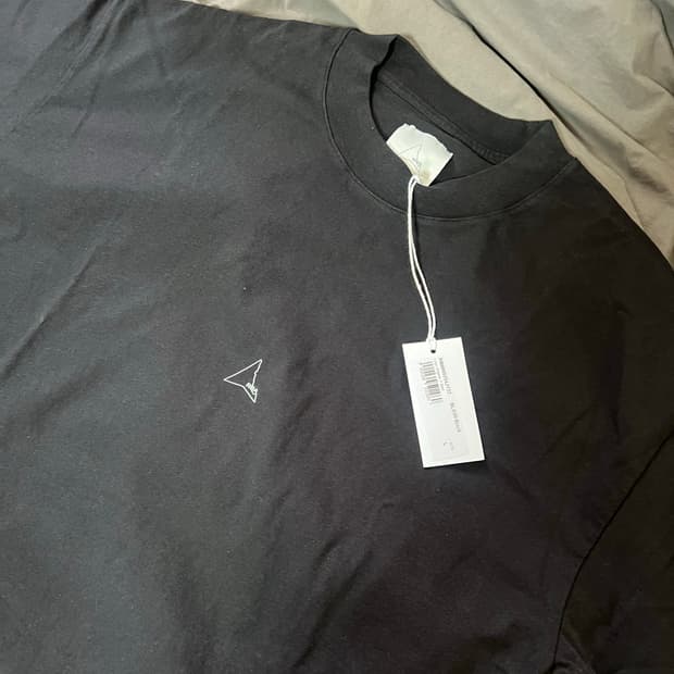 (L) 로아 ROA 블랙 로고 반팔티 새상품