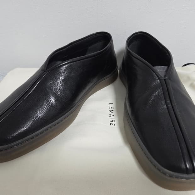 르메르 리놀륨 파이프 스니커즈 차이니즈 로퍼 블랙 41 사이즈 새상품