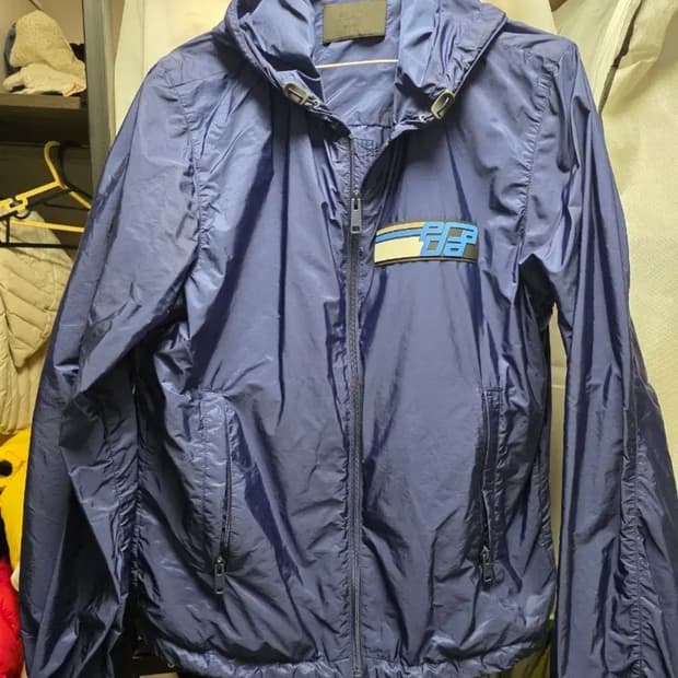 프라다 바람막이 자켓