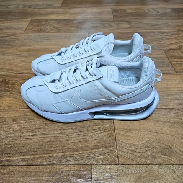 나이키 에어맥스 프리데이 240