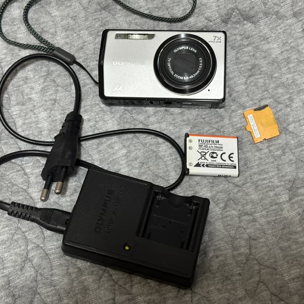 올림푸스 뮤7000 실버