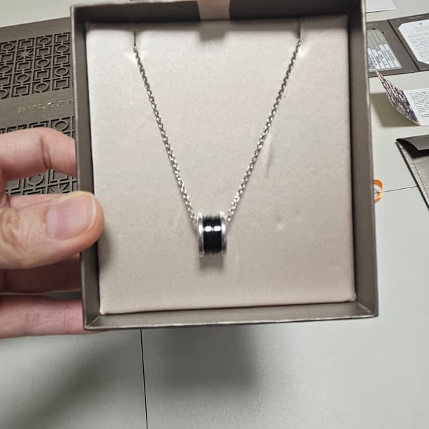 불가리 세이브더칠드런 세라믹 블랙 목걸이 정품