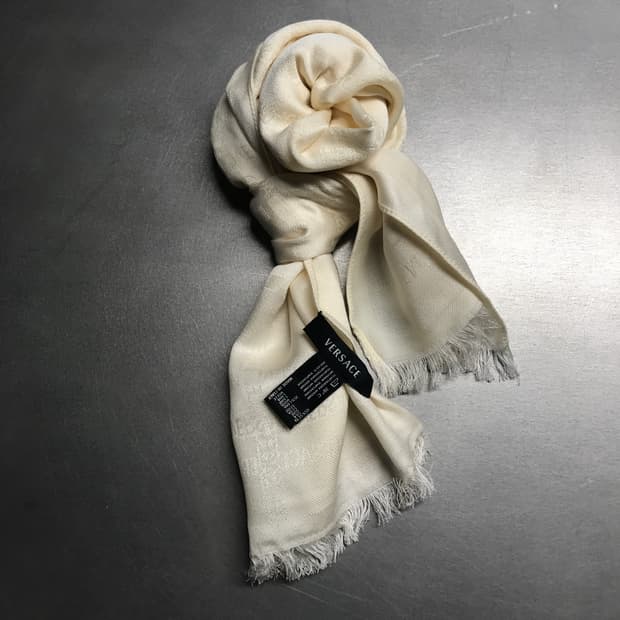 베르사체 실크 스카프