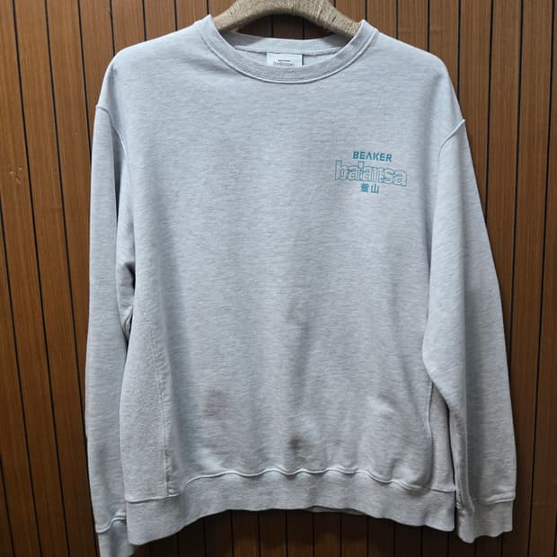 BALANSA X BEAKER 맨투맨 티셔츠