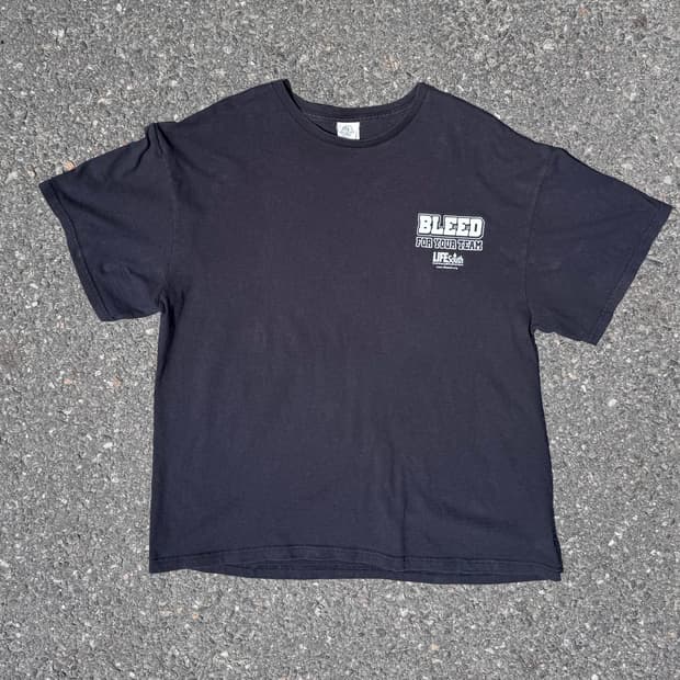 빈티지 "BLEED FOR YOUR TEAM" 그래픽 반팔 XL 755