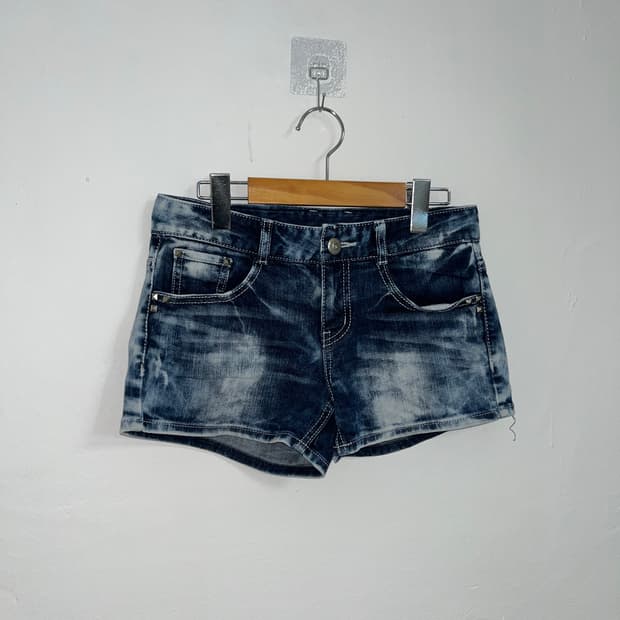 Y2K 데님 스터드 숏팬츠