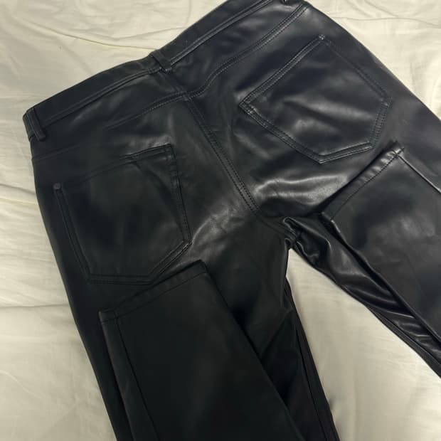 ZARA 가죽 팬츠