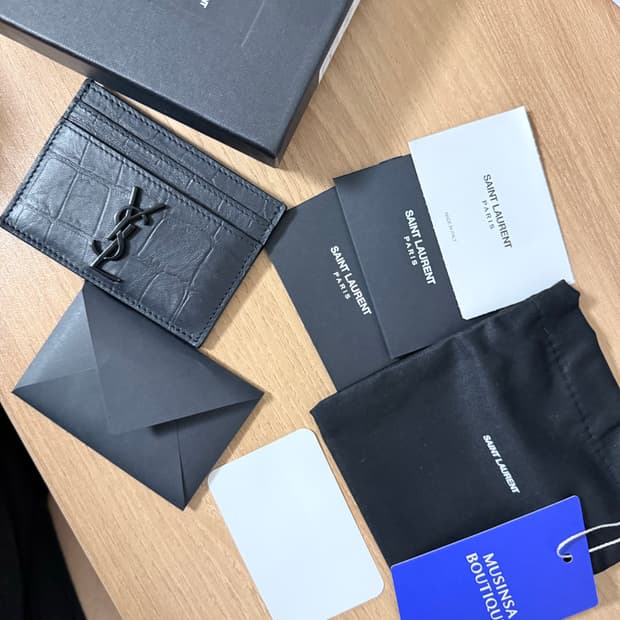 생로랑 크로커다일 엠보스드 레더 블랙 모노그램 카드 케이