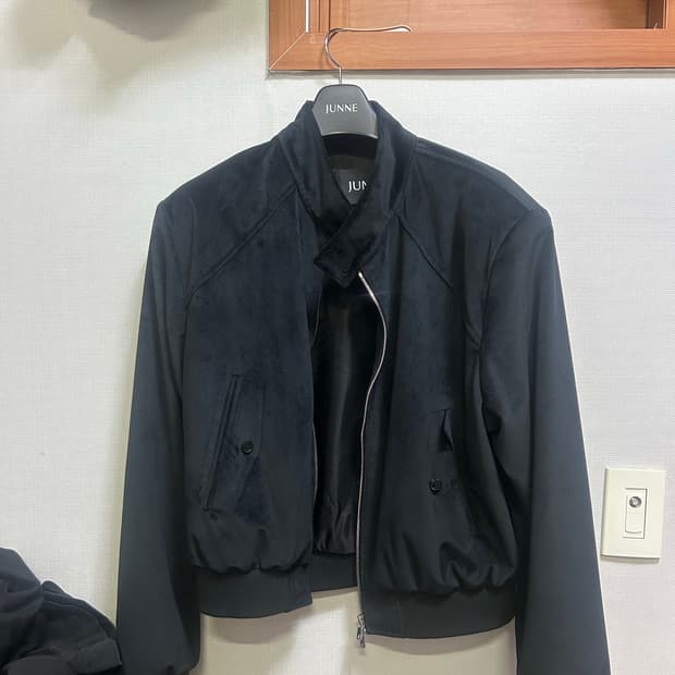 준느 바라쿠타 블랙 M