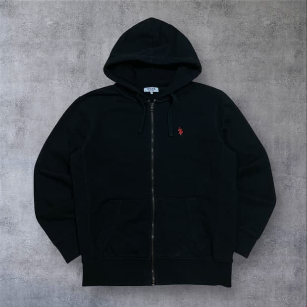 USPA 폴로 스몰 로고 블랙 미니멀 후드 집업