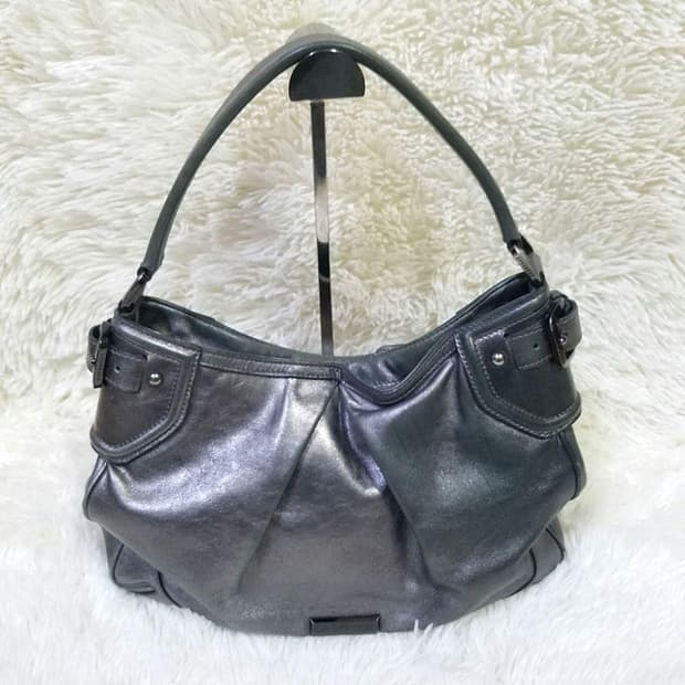 버버리 레더 메탈릭 호보백 숄더백