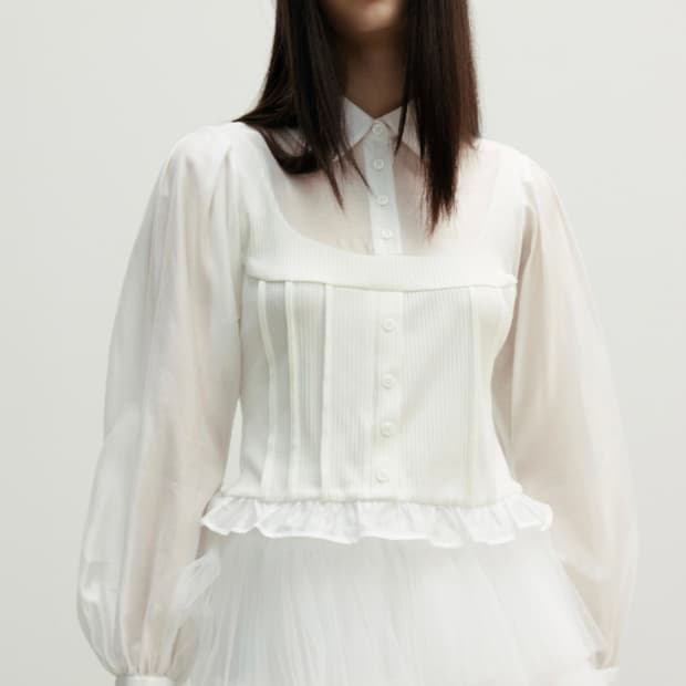 더티스 블라우스