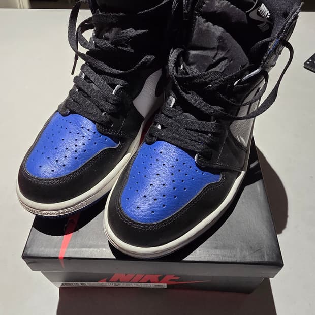 나이키 에어 조던 1 하이 로얄토 275