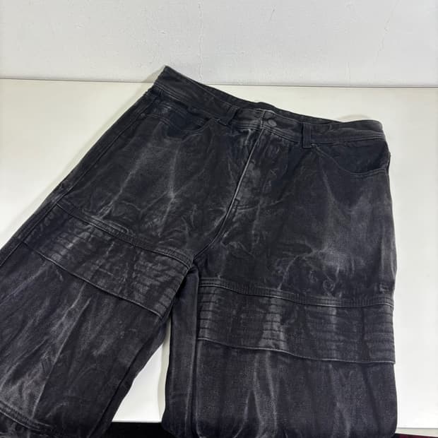 50 L 메종미네드 블랙 일자핏 블리치 데님팬츠