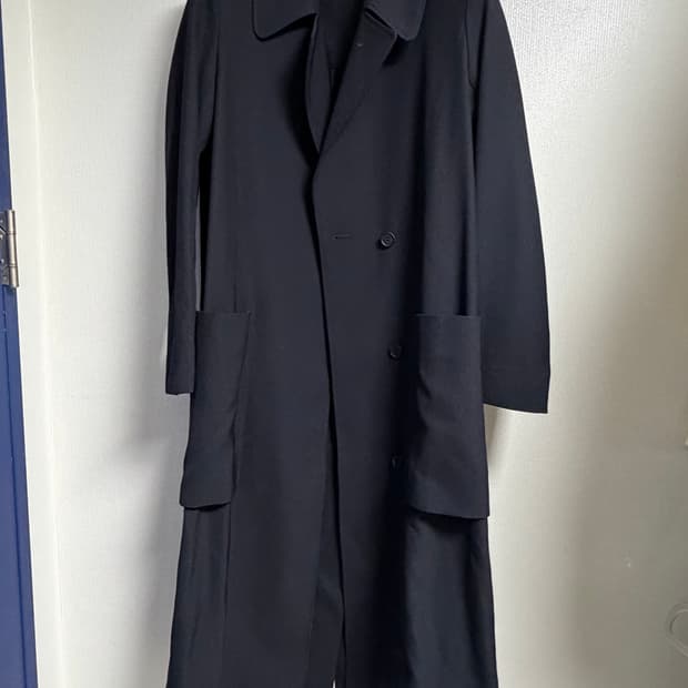COS 네이비 코트