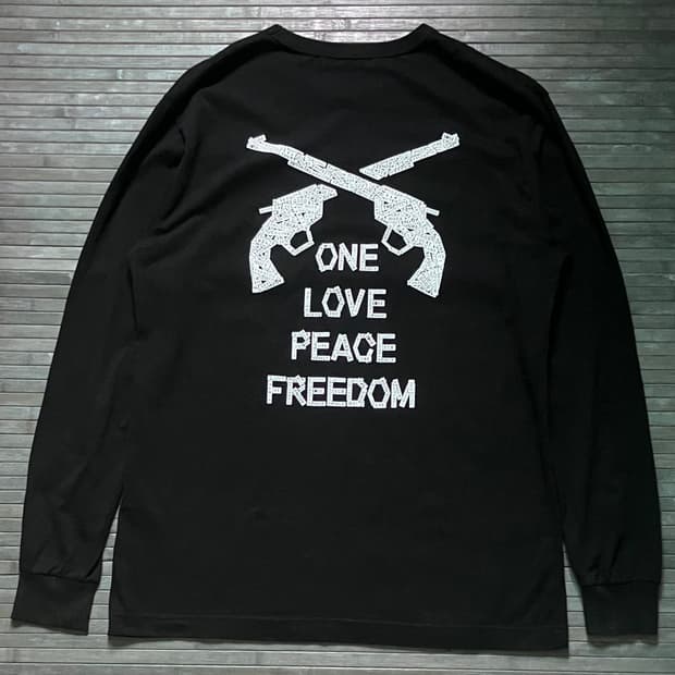 Double guns, one love peace freedom tee