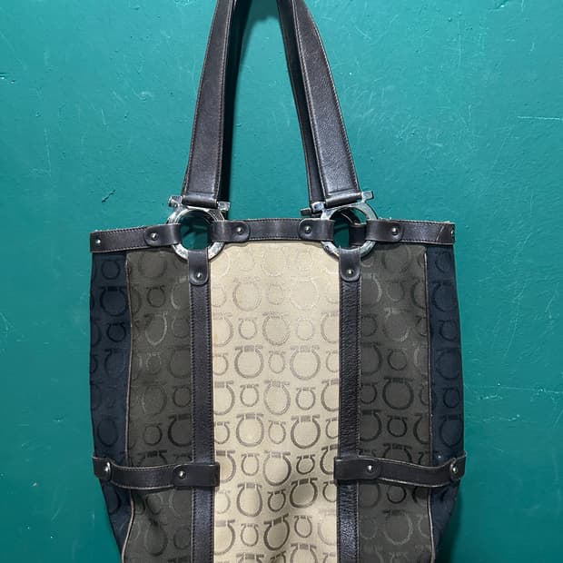 페레가모 간치니 숄더백