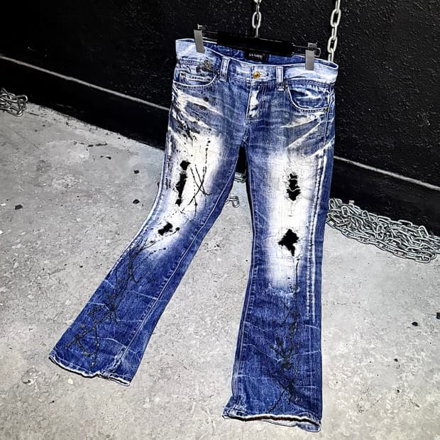 LA GATE – Destroyed Paint Straight Denim
