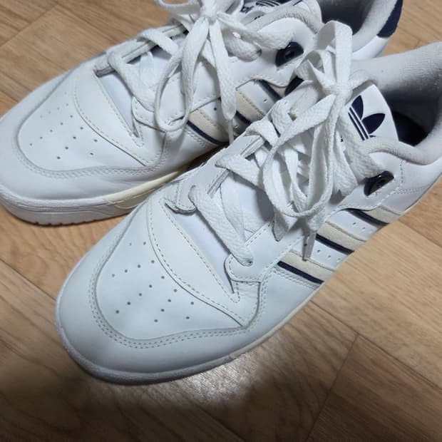 아디다스 라이벌리 로우 255 팝니다