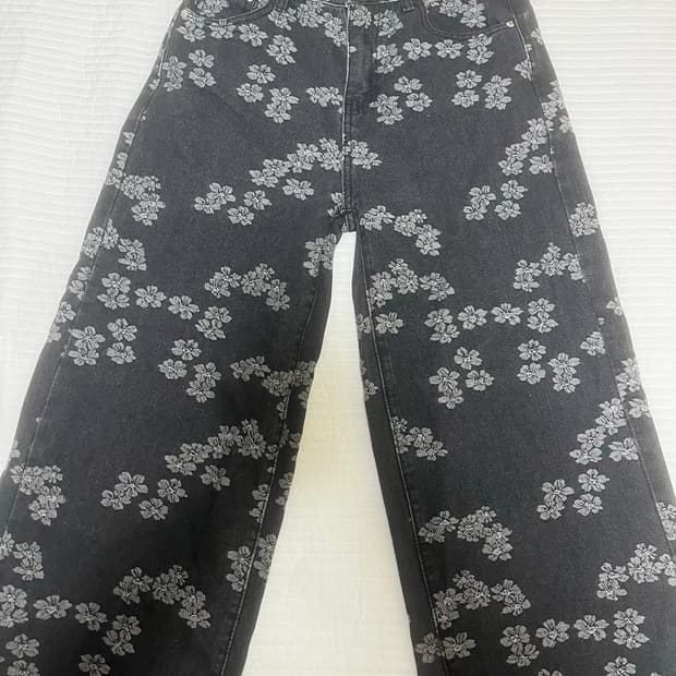 Mochy 플라워 자수 부츠컷 데님