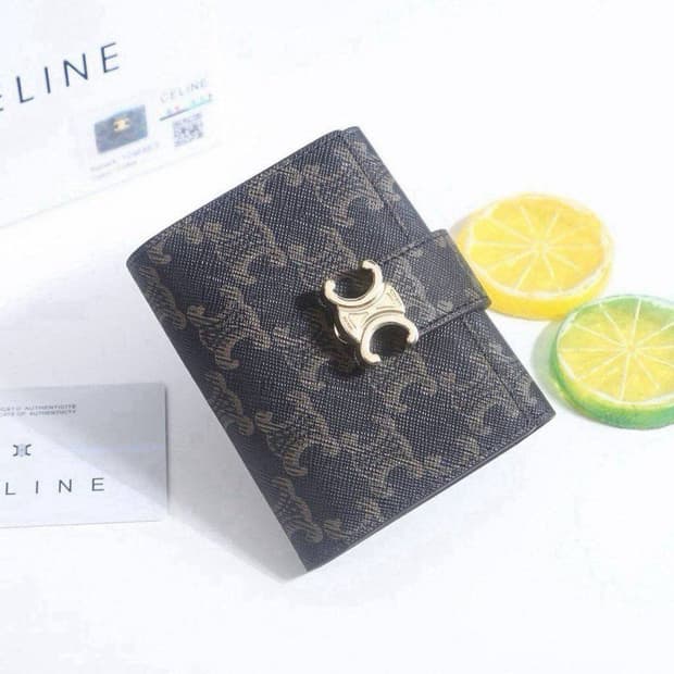 셀린느(Celine)의 트리옹프 캔버스 스몰 플랩 지갑