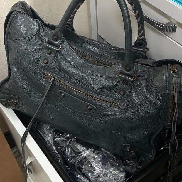 발렌시아가 모터백 그레이