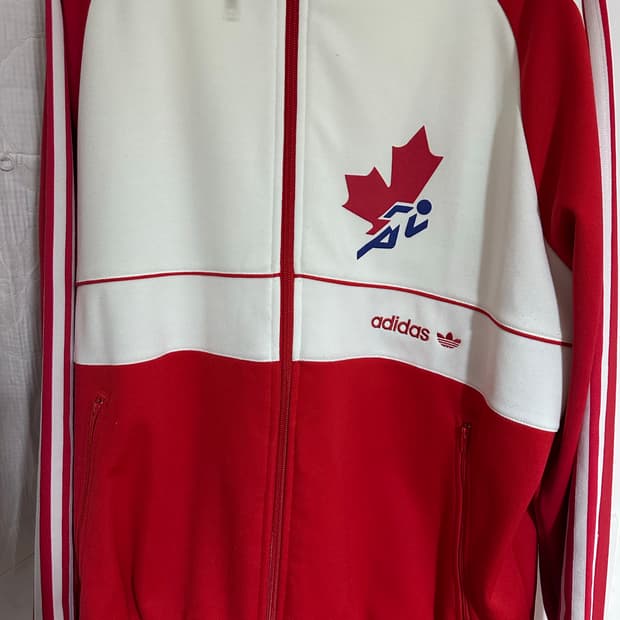 아디다스 구캐나다 초 대장 희귀 트랙탑 판매합니다