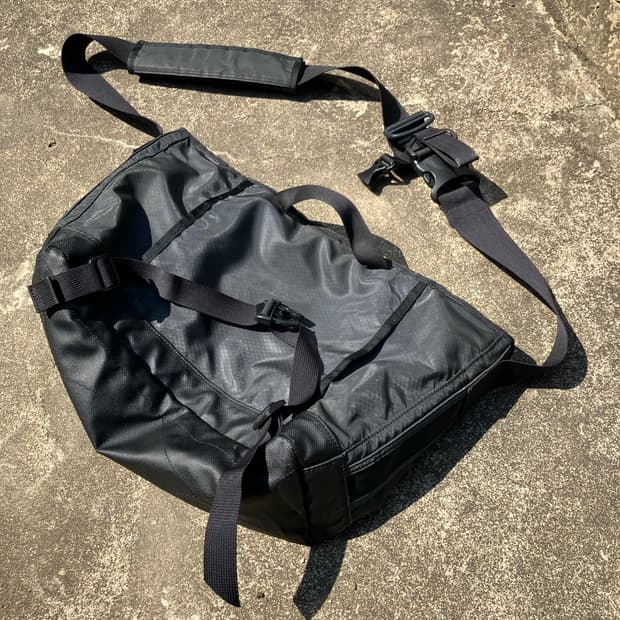 PORTER TOKYO 하이브리드 시리즈 블랙 테크니컬 메신저백