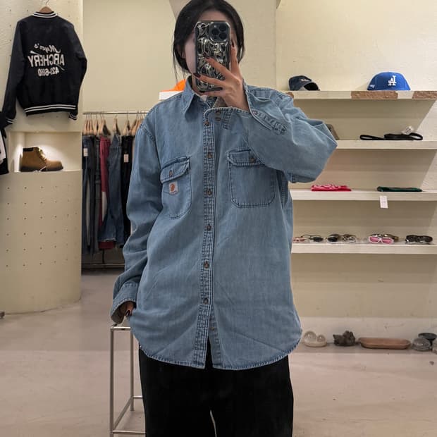 칼하트 라이트블루 워싱 투포켓 데님셔츠 U1279